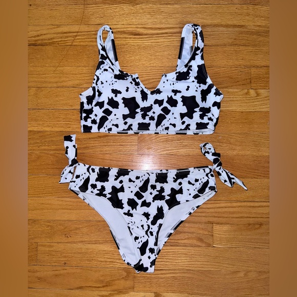 Women’s Cow Print Bikini Set US M - Picture 1 of 3